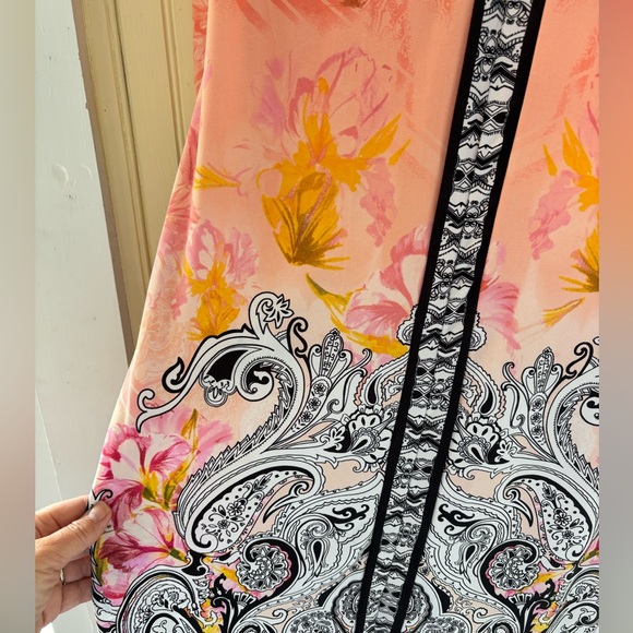 Beautiful Dress - Picture 4 of 6